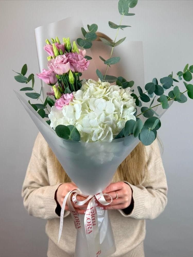 Красивый букет / Белая гортензия, эустома, эвкалипт