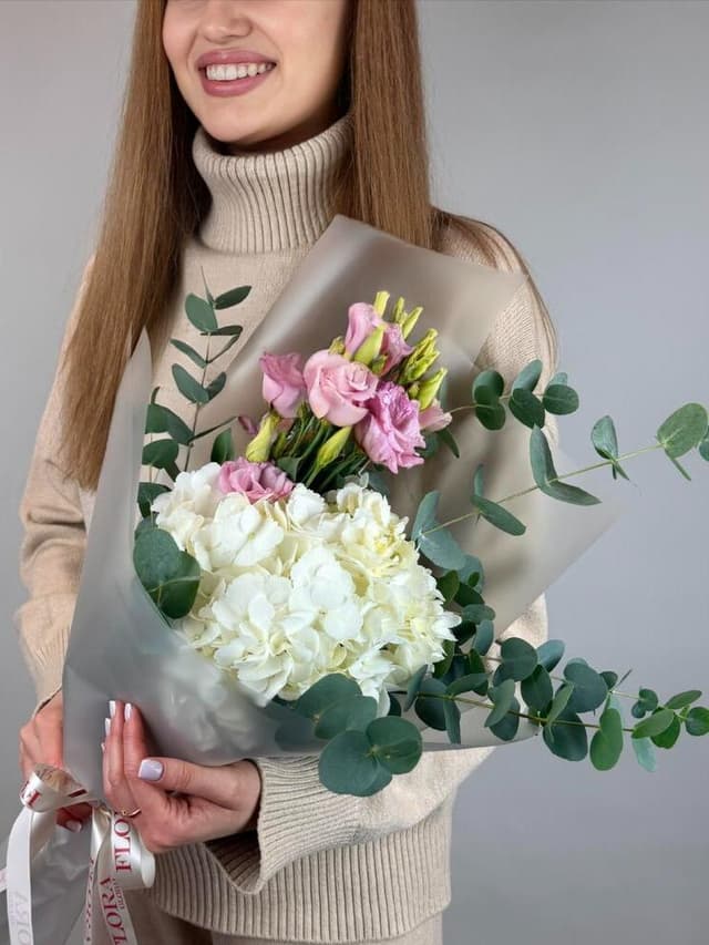 Красивый букет / Белая гортензия, эустома, эвкалипт