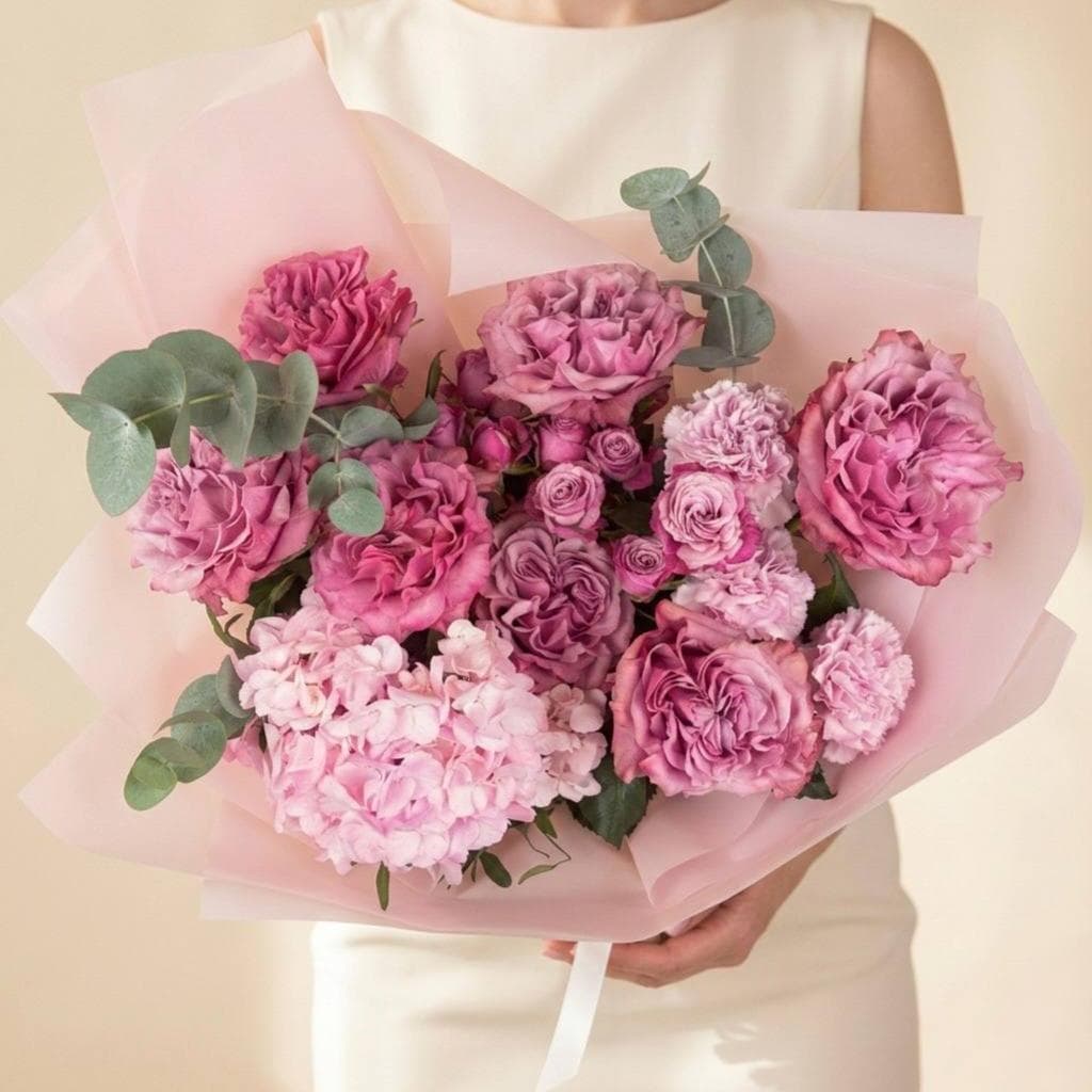 Розовый букет роз