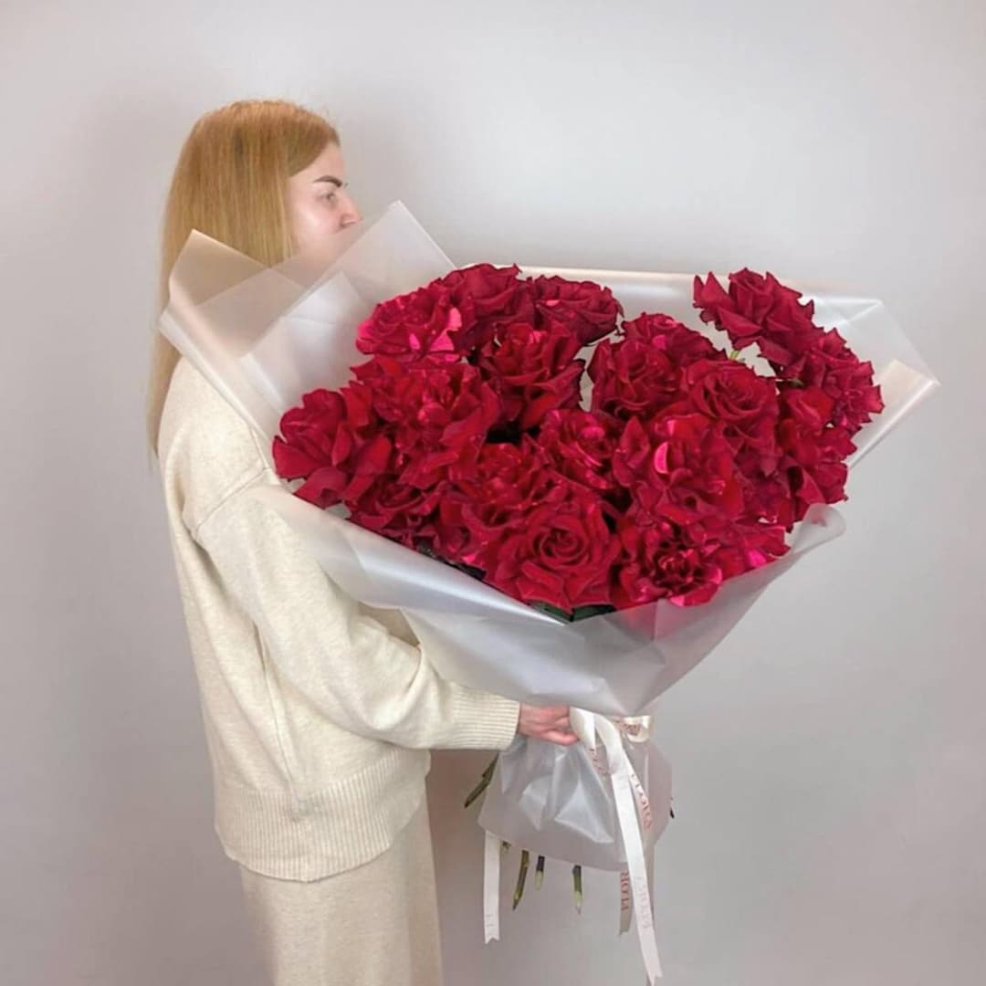 Большой букет роз / Французские розы 19шт / Красная роза Red Panther (Ред Пантер)