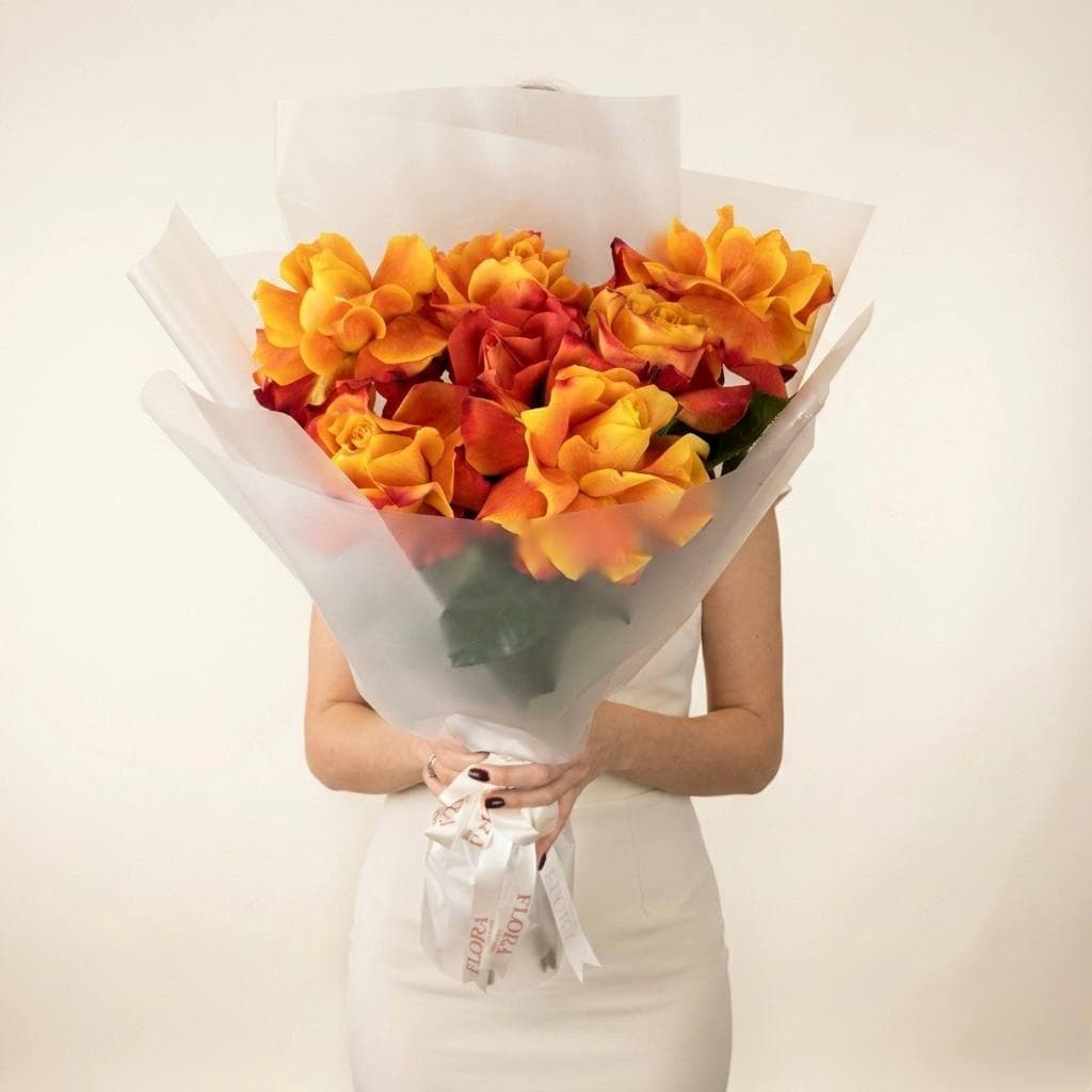 Яркий букет роз: 7 французских роз / Оранжевые розы