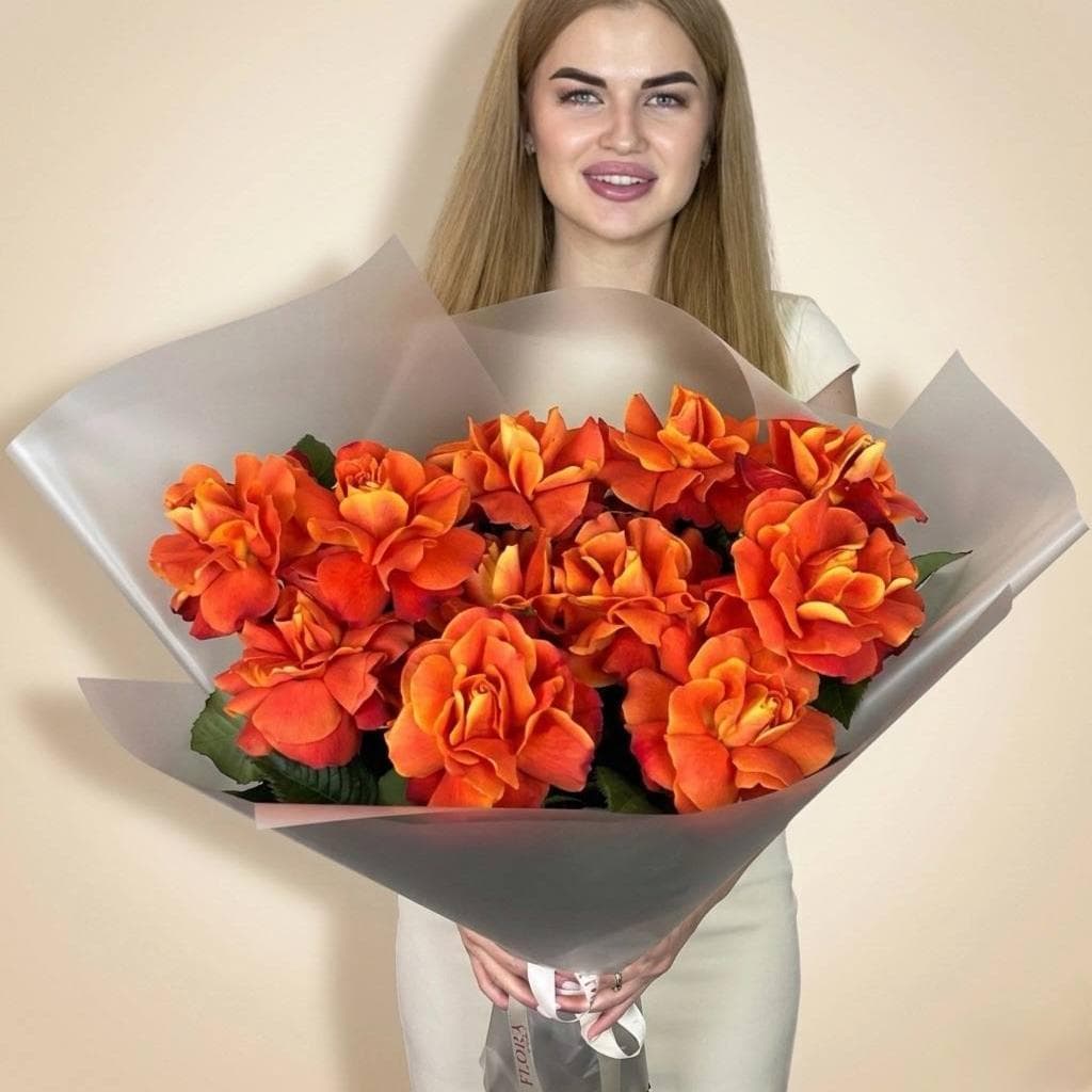 Яркий букет: оранжевые французские розы 11 шт